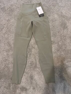 Nike Universa Olive Green/Gray Infinasmooth High-Rise Performance Leggings